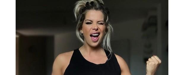Karina Bacchi mostra barriga de cinco meses de gestação: 'Ansiosa'