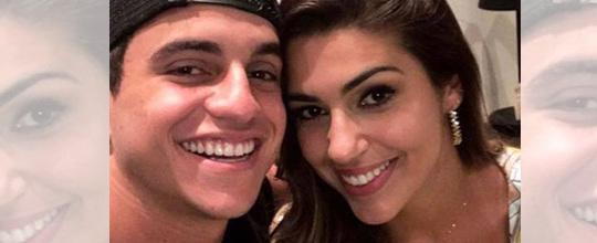 Vivian e Manoel publicam foto em clima de romance e fãs vibram