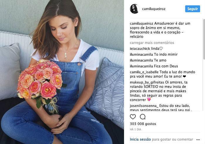 Camila Queiroz publica mensagem tocante após morte do pai