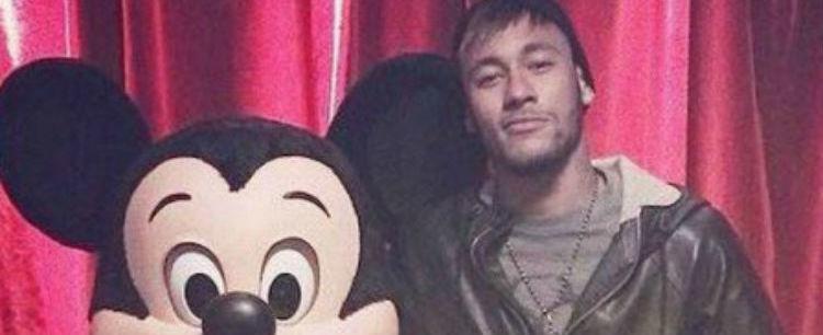 Mengo posta foto de Neymar após craque afirmar que jogaria no time