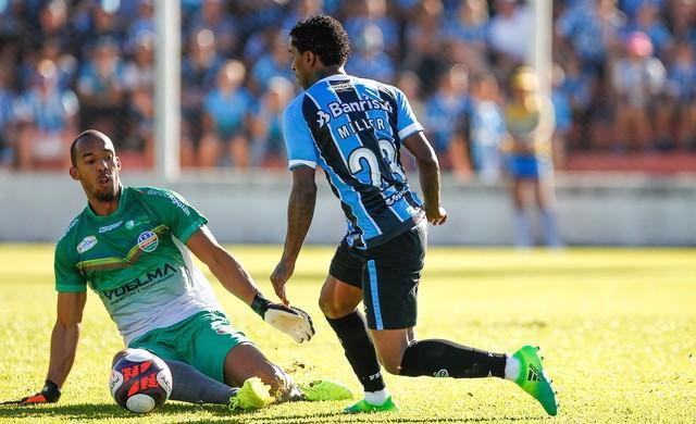 Grêmio vence o Veranópolis e larga com vantagem nas quartas