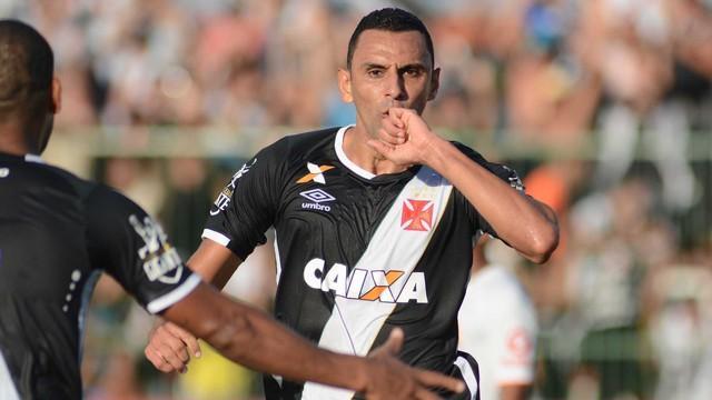 Vasco domina, vence Nova Iguaçu e encara Flamengo na Taça Rio