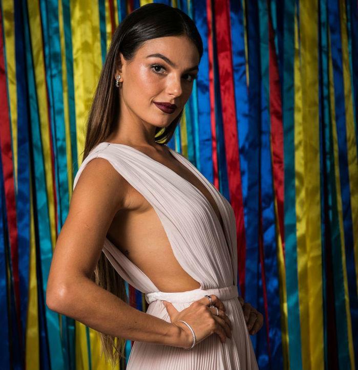 Isis Valverde