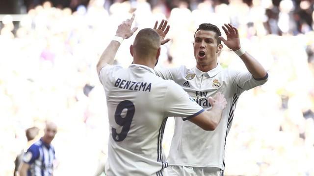 Real Madrid vence o Alavés e segue na liderança do Espanhol