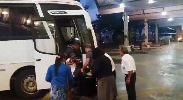 Cadeirante aciona PM após não conseguir embarcar em ônibus