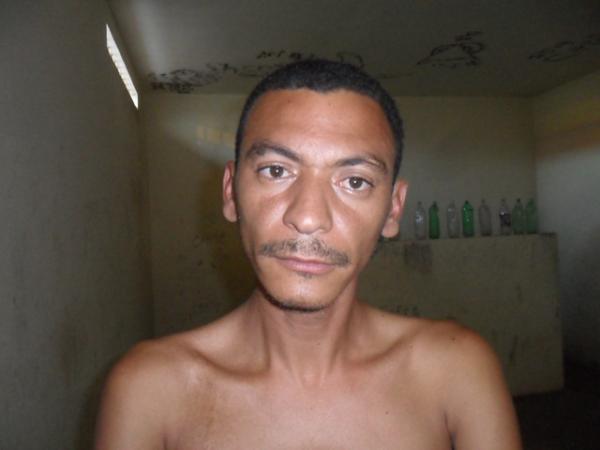 Homem que se passava por seminarista é preso por estelionato