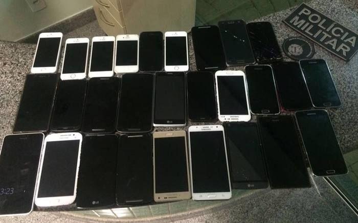 Homem é preso com mais de 40 celulares furtados em show