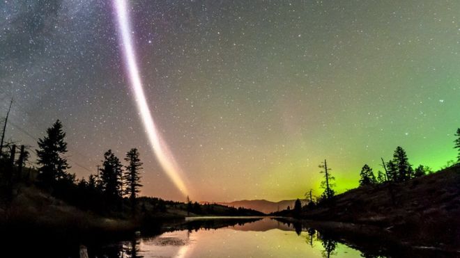 O grupo de cientistas amadores costuma compartilhar fotos de auroras boreais no Facebook (Crédito: Reprodução)
