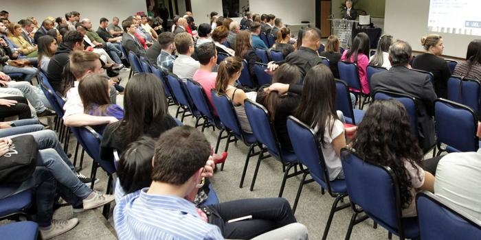 Universidade pública pode cobrar por especialização, decide STF