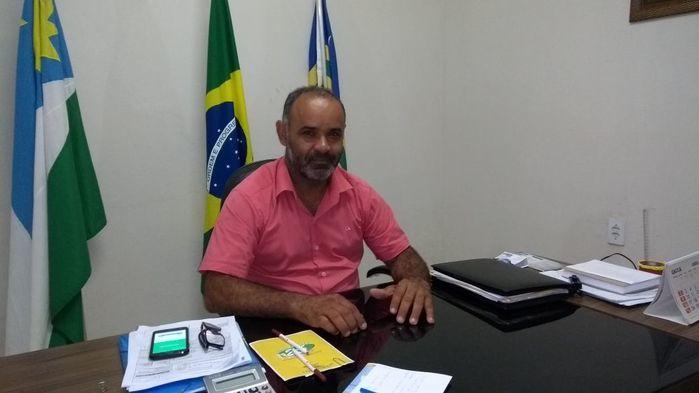 Prefeito Carlos Magno (Crédito: Assessoria)