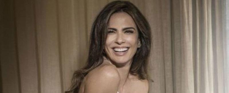Luciana Gimenez posa nua com o corpo coberto por lençol