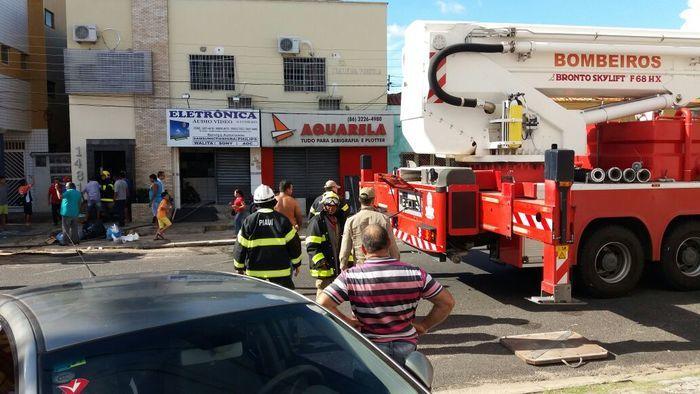 Incêndio atinge loja de produtos eletrônicos no Centro de Teresina
