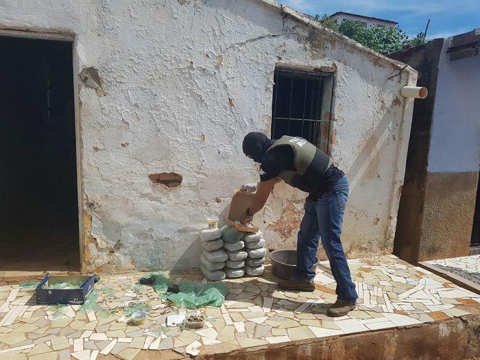 Polícia estoura boca de fumo e apreende 16 kg de maconha em Picos