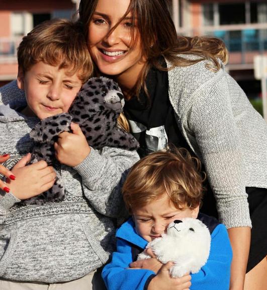 Claudia com os filhos Davi e Rafael