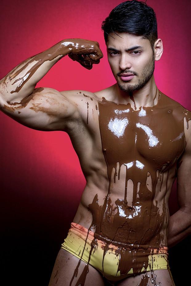 Willian Herculano em ensaio sensual