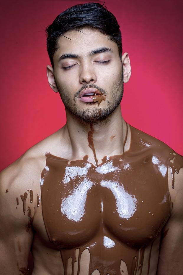 Willian Herculano em ensaio sensual