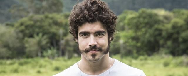 Caio Castro revela que não curte mandar nudes: ‘Prefiro ao vivo'