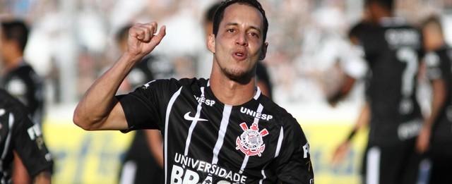 Corinthians vence o Ponte Preta e fica mais perto do título