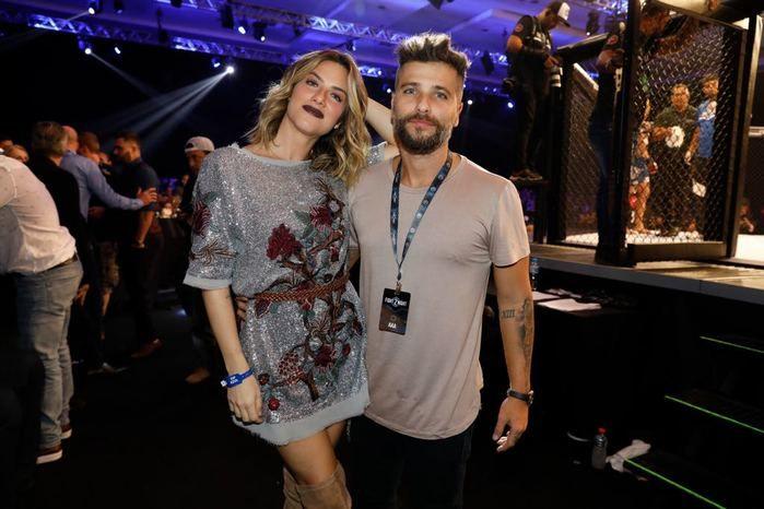 Bruno Gagliasso reúne famosos em evento de luta no Paraná