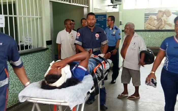 Adolescente é baleada dentro de escola por amigo de classe