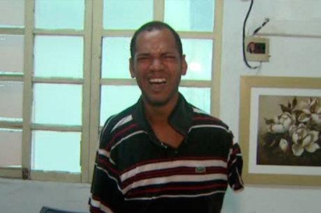 Jovem rouba corrente de ouro e engole joia para não ser preso