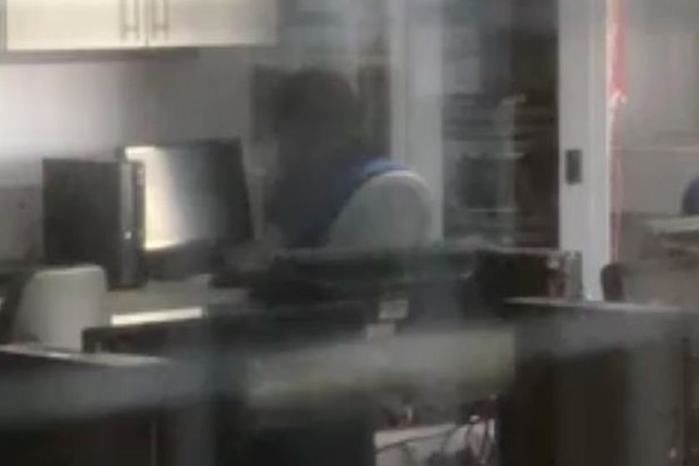 Suposto fantasma em secretaria de escola assusta alunos