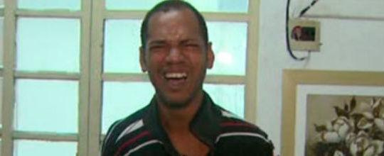 Jovem rouba corrente de ouro e engole joia para não ser preso