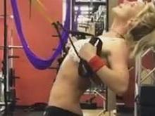 Britney Spears exibe corpaço durante treino em academia