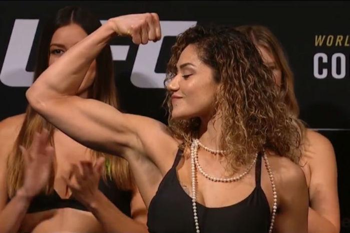 Pearl Gonzalez foi liberada após polêmica com silicone
