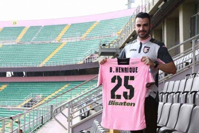 Bruno Henrique em sua chegada ao Palermo (Crédito: Reprodução)