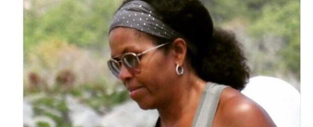 Michelle Obama é flagrada com cabelos naturais e web vai a loucura