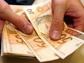 Governo propõe salário mínimo de R$ 979 para 2018