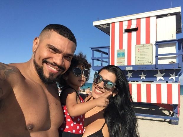 Ellen Cardoso, a Moranguinho, fala da vida em Miami com Naldo