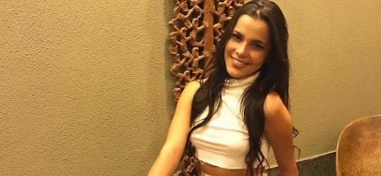 Após críticas, Emilly Araújo segue fãs e decide contratar stylist