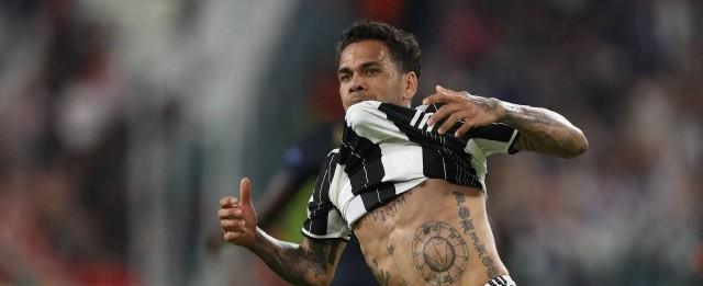 Daniel Alves pode trocar o Juventus pelo Tottenham, diz imprensa