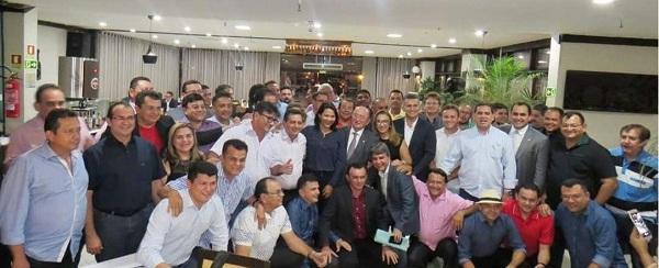 Prefeito de Monsenhor Gil vai a XX Marcha em Defesa dos Municípios