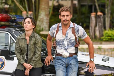 Cauã Reymond e Tatá Werneck soltam a voz em bastidores de gravação