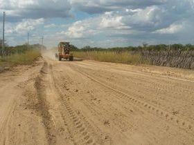 Prefeitura de Massapê inicia recuperação de estradas na zona rural