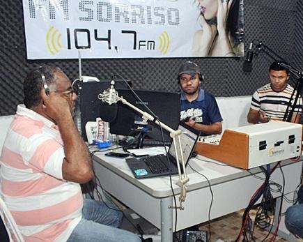 Nilton Cesar em estreia pela Radio Sorriso (Crédito: Maicon Sousa)