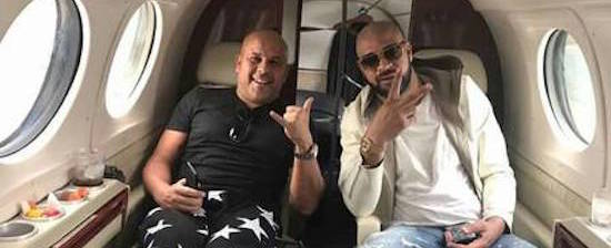 Adriano Imperador ostenta com jato avaliado em R$ 3,5 milhões