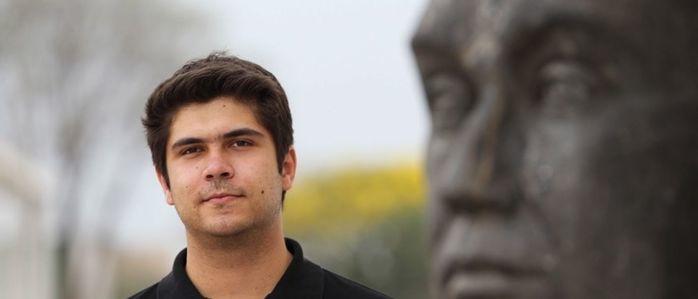 O filho adotivo de Renato Russo, Giuliano Manfredini