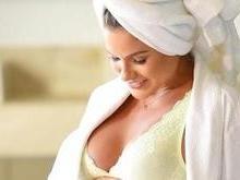Andressa Suita exibe barrigão de sete meses:
