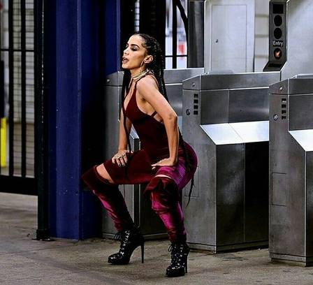 Anitta grava clipe de novo single em metrô de Nova York