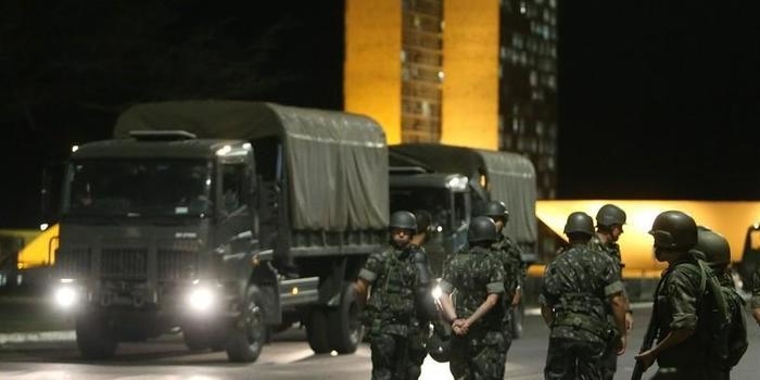Michel Temer volta atrás e Exército deixará a Esplanada