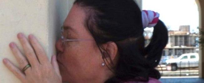 Mulher diz que casou com estação de trem e faz sexo com edifício