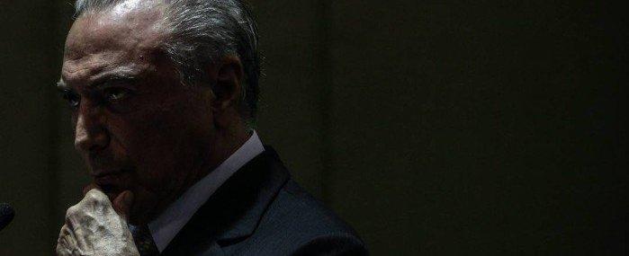 Temer diz que 'não sai' e traça ofensiva para resistir no cargo