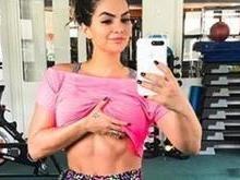Kelly Key exibe barriga sarada quatro meses após dar à luz