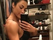 De body fio dental, Gracyanne Barbosa deixa fãs eufóricos
