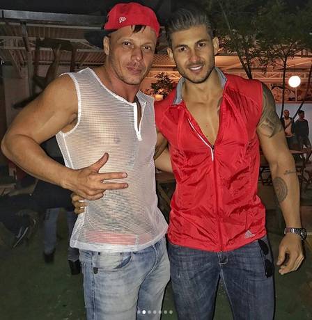 Ex-BBB Cristiano e seu atual namorado