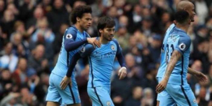 Manchester City goleia com excelente atuação de Gabriel Jesus